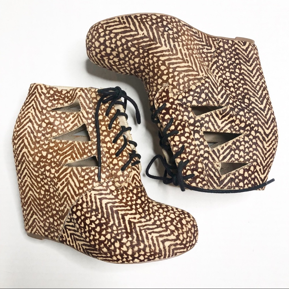 Steve Madden animal print calf hair lace up cut out wedges size 8